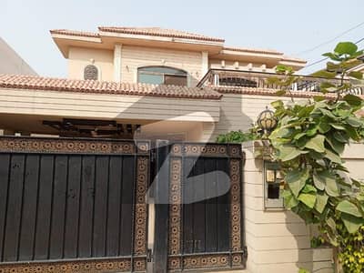 ڈی ایچ اے فیز 2 ڈیفنس (ڈی ایچ اے),لاہور میں 5 کمروں کا 1 کنال مکان 2.8 لاکھ میں کرایہ پر دستیاب ہے۔