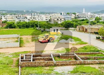 زمر ویلی کشمیر ہائی وے,اسلام آباد میں 3 مرلہ کمرشل پلاٹ 32.0 لاکھ میں برائے فروخت۔