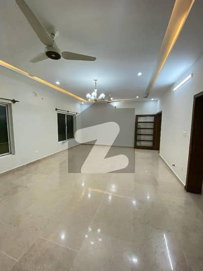 ڈی ۔ 12 اسلام آباد میں 4 کمروں کا 1 کنال مکان 1.6 لاکھ میں کرایہ پر دستیاب ہے۔