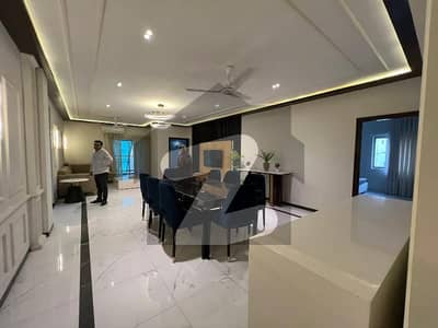 کلفٹن ۔ بلاک 8 کلفٹن,کراچی میں 4 کمروں کا 16 مرلہ فلیٹ 9.5 کروڑ میں برائے فروخت۔