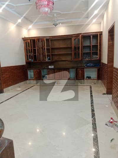 جی ۔ 11 اسلام آباد میں 5 کمروں کا 8 مرلہ مکان 6.3 کروڑ میں برائے فروخت۔