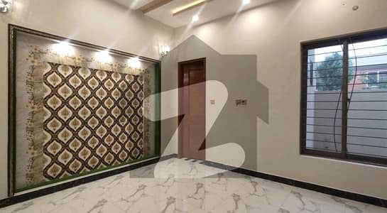 بحریہ ٹاؤن سیکٹر ای بحریہ ٹاؤن,لاہور میں 3 کمروں کا 5 مرلہ مکان 2.0 کروڑ میں برائے فروخت۔