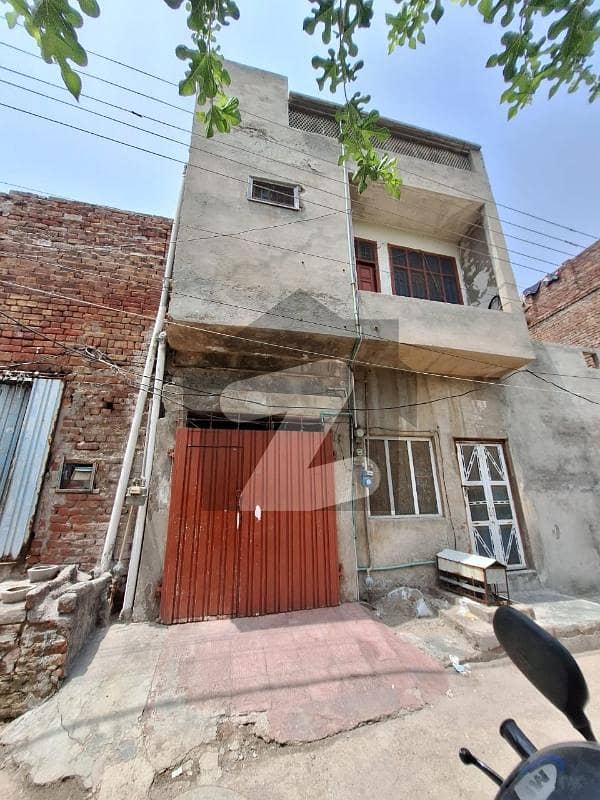 علامہ اقبال کالونی فیصل آباد میں 5 کمروں کا 3 مرلہ مکان 65.0 لاکھ میں برائے فروخت۔