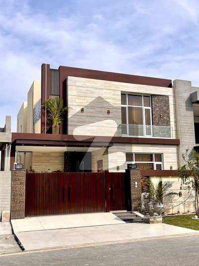 PRICE CAN BE NEGOTIABLE 10 MARLA BEAUTIFUL HOUSE FOR RENT IN DHA PHASE 8 EX AIR AVENUE