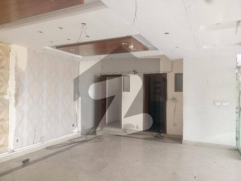 04 MARLA COMMERCIAL FLOOR AVAILABLE