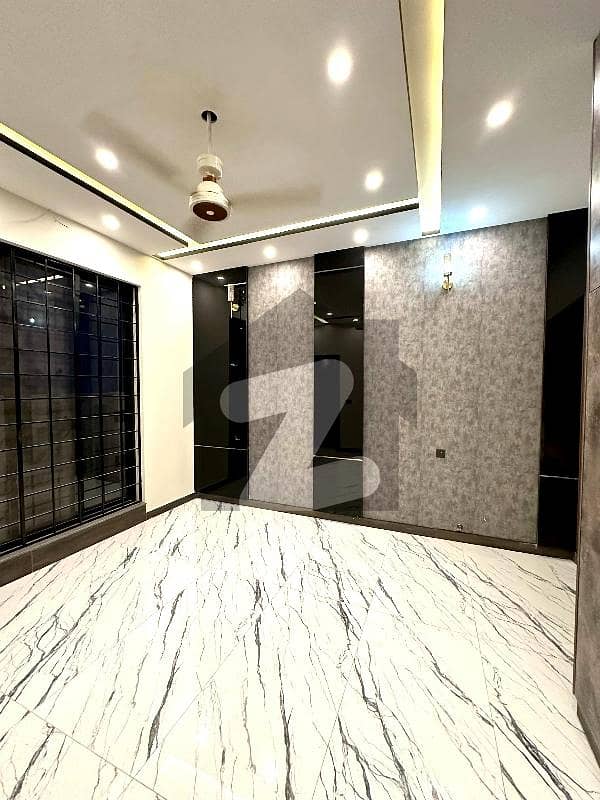 5 MARLA HOUSE FOR SALE IN JOHAR TOWN