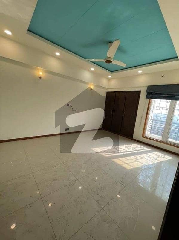 FLAT FOR RENT CLIFTON BLOCK 8 FLAT FOR RENT CLIFTON BLOCK 8