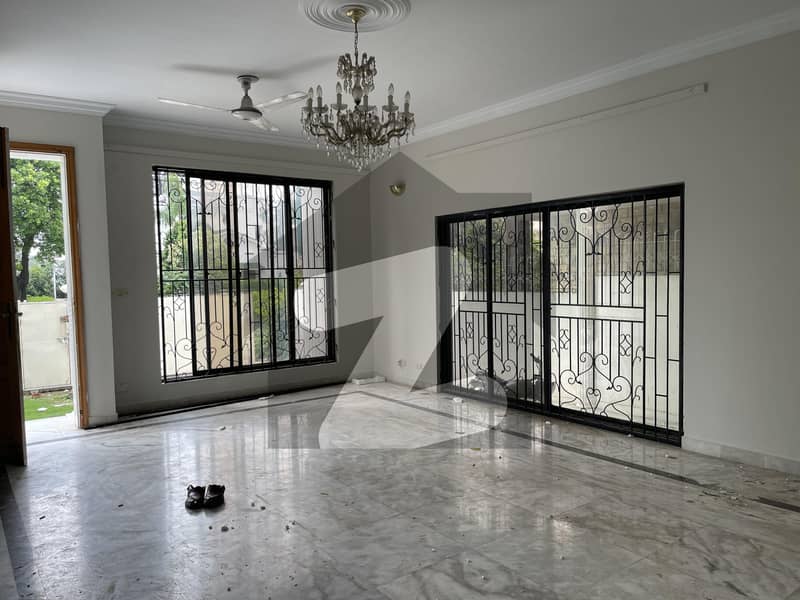 F-11 Ground Portion 666 Sq Y 3 Bedroom For Rent