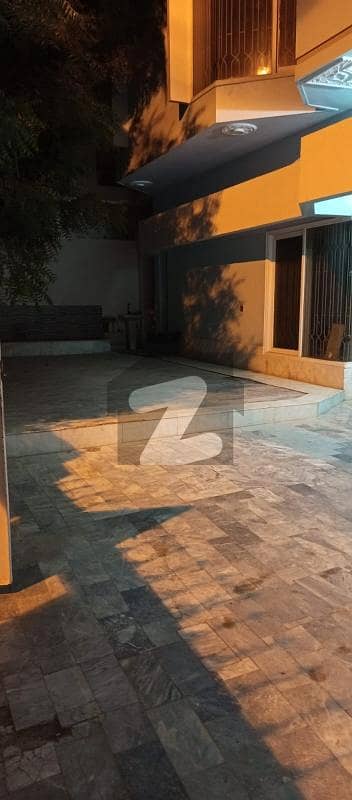300 YARDS BUNGALOW AVAILABLE FOR SALE 300 YARDS BUNGALOW AVAILABLE FOR SALE