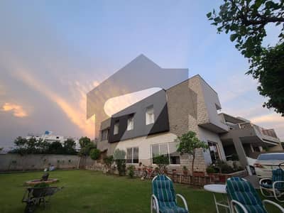 38 Marla Luxurious House For Sale