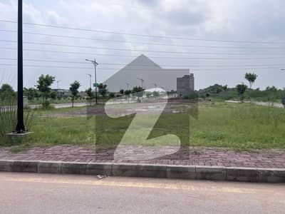 بحریہ انکلیو - سیکٹر سی 1 بحریہ انکلیو,بحریہ ٹاؤن,اسلام آباد میں 8 مرلہ کمرشل پلاٹ 6.2 کروڑ میں برائے فروخت۔