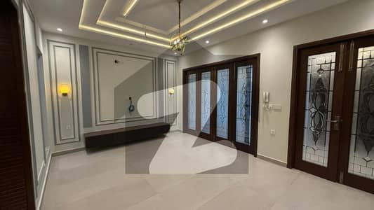 10 MARLA LUXURY HOUSE AVAILABLE FOR SALE