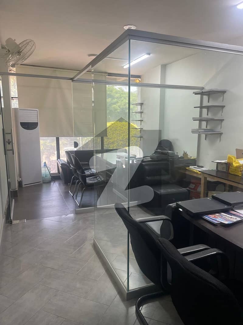 Mezzanine Floor Office Available For Rent In Beverley Centre Bluearea Mezzanine Floor Office Available For Rent In Beverley Centre Bluearea