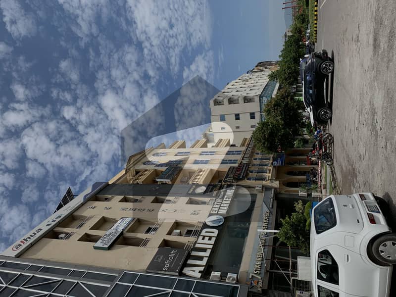 Fully Furnished 1-Bed Apartment 690sqft Gulberg Heights, Gulberg Greens