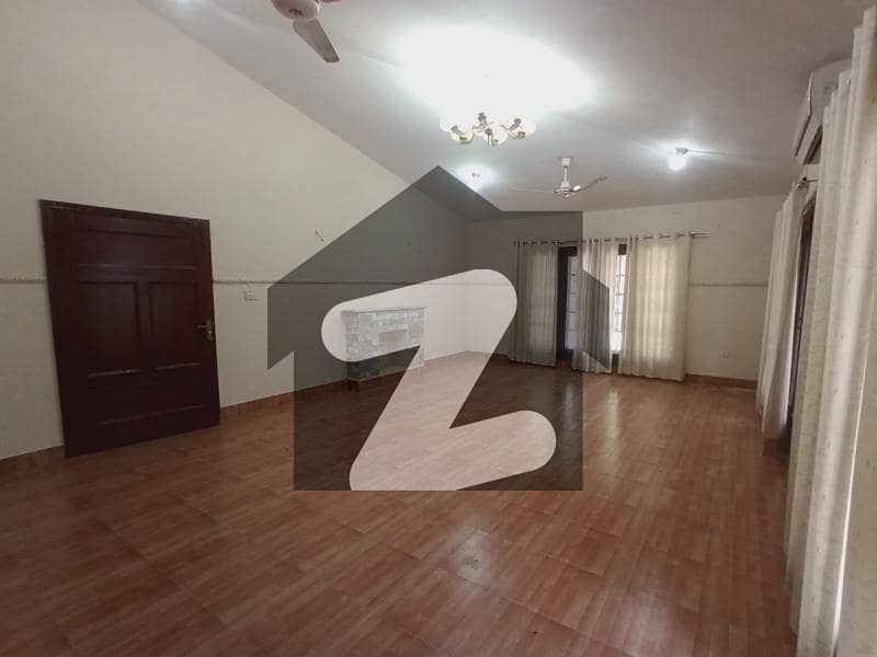 F-10. Six Bedrooms House Of Rent Is Available F-10. Six Bedrooms House Of Rent Is Available