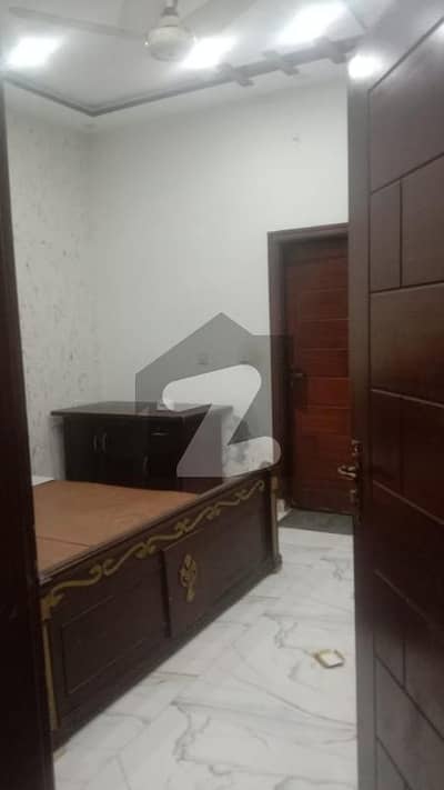 سٹی ہاؤسنگ سوسائٹی ۔ بلاک جی سٹی ہاؤسنگ سوسائٹی,سیالکوٹ میں 2 کمروں کا 5 مرلہ زیریں پورشن 25.0 ہزار میں کرایہ پر دستیاب ہے۔