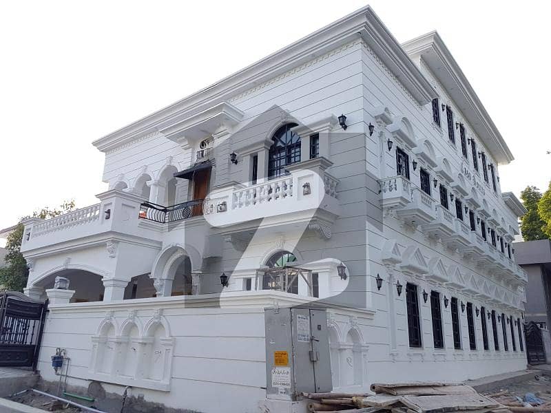 1 KANAL GROUND PORTION AVAILABLE FOR RENT F-8/1