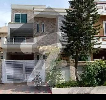 جی ۔ 13 اسلام آباد میں 4 کمروں کا 7 مرلہ مکان 5.49 کروڑ میں برائے فروخت۔