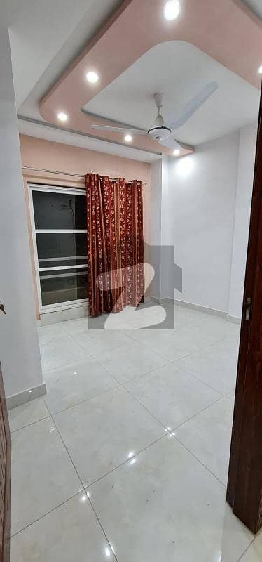 1 Bad Flat Available For Rent