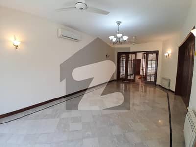 ایف ۔ 8/1 ایف ۔ 8,اسلام آباد میں 5 کمروں کا 1 کنال مکان 7.5 لاکھ میں کرایہ پر دستیاب ہے۔