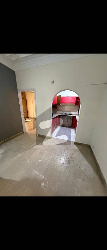 Bright & Airy 3-Bedroom Apartment Great Neighborhood