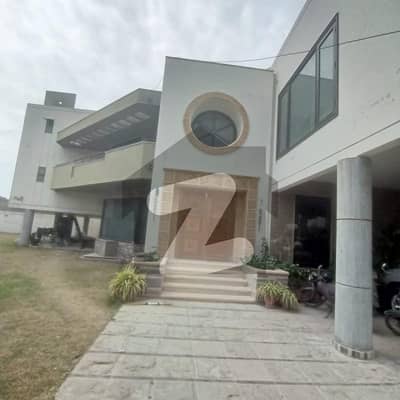 1000 Yards Bungalow Fully Renovate 7 Bedrooms Near Kh E Hafiz