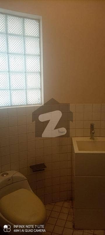 ڈی ایچ اے فیز 5 ڈیفنس (ڈی ایچ اے),لاہور میں 5 کمروں کا 1 کنال مکان 3.25 لاکھ میں کرایہ پر دستیاب ہے۔