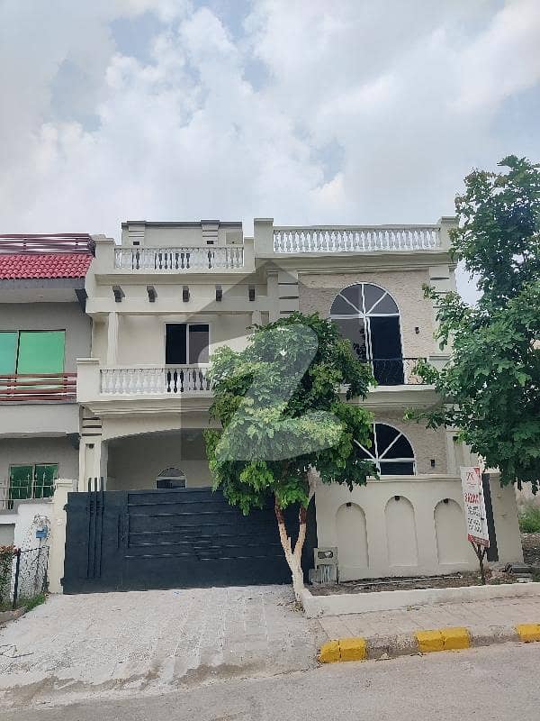 7 Marla Brand New House For Sale