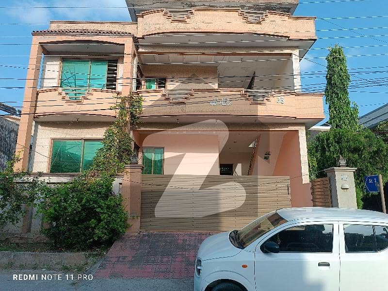 پاکستان ٹاؤن اسلام آباد میں 6 کمروں کا 10 مرلہ مکان 3.25 کروڑ میں برائے فروخت۔