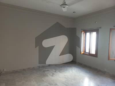 ڈی ایچ اے فیز 7 ڈی ایچ اے ڈیفینس,کراچی میں 5 کمروں کا 1 کنال مکان 3.8 لاکھ میں کرایہ پر دستیاب ہے۔