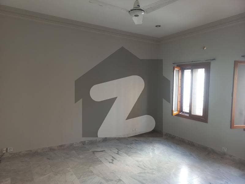 ڈی ایچ اے فیز 7 ڈی ایچ اے ڈیفینس,کراچی میں 5 کمروں کا 1 کنال مکان 3.8 لاکھ میں کرایہ پر دستیاب ہے۔