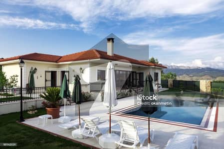 Luxury 5 Kanal Gray Structure Farmhouse Gulberg D Block