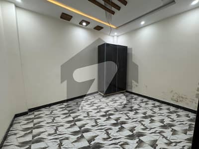 اصغر مال روڈ راولپنڈی میں 2 کمروں کا 2 مرلہ فلیٹ 75.0 لاکھ میں برائے فروخت۔