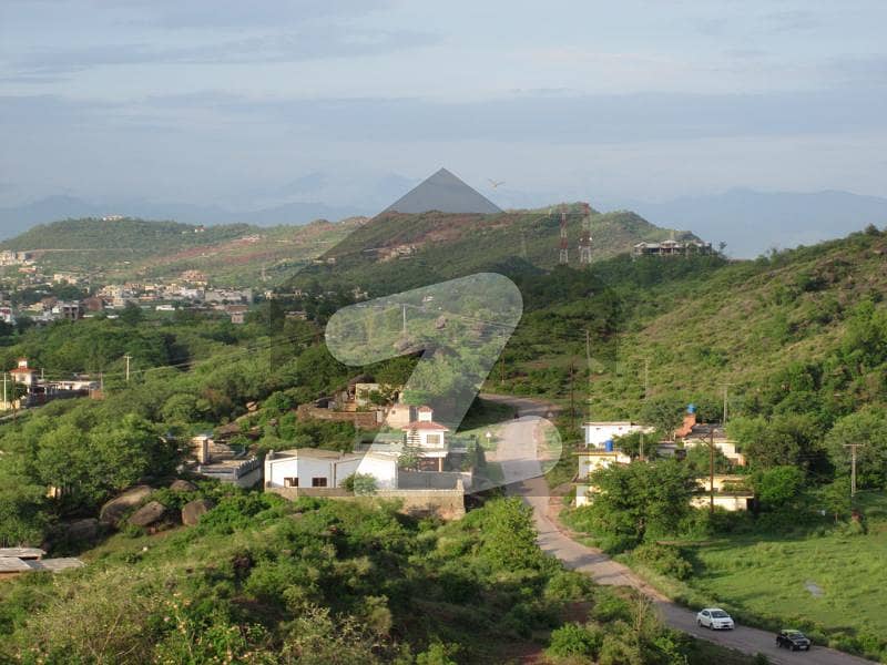 14 Marla Plot Available on Beautiful Location in Banigalla