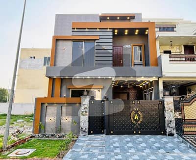 سٹی ہاؤسنگ سوسائٹی گوجرانوالہ میں 4 کمروں کا 5 مرلہ مکان 1.95 کروڑ میں برائے فروخت۔