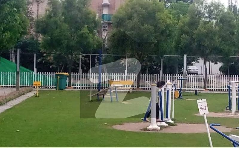 سکھ چین گارڈنز لاہور میں 2 کنال رہائشی پلاٹ 7.0 کروڑ میں برائے فروخت۔ سکھ چین گارڈنز لاہور میں 2 کنال رہائشی پلاٹ 7.0 کروڑ میں برائے فروخت۔