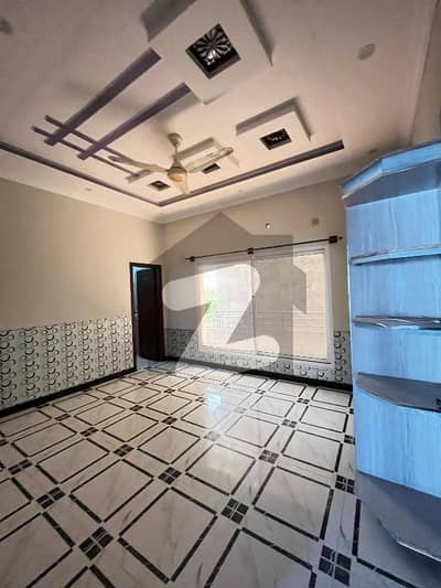 8 Marla House Situated In E-11 For Rent