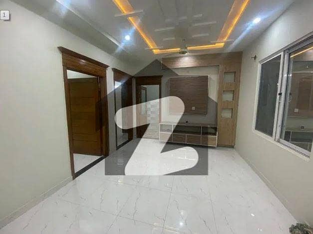 ایچ ۔ 13 اسلام آباد میں 1 کمرے کا 2 مرلہ فلیٹ 54.0 لاکھ میں برائے فروخت۔ ایچ ۔ 13 اسلام آباد میں 1 کمرے کا 2 مرلہ فلیٹ 54.0 لاکھ میں برائے فروخت۔
