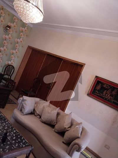 ڈی ایچ اے فیز 2 ڈیفنس (ڈی ایچ اے),لاہور میں 1 کنال کمرہ 45.0 ہزار میں کرایہ پر دستیاب ہے۔