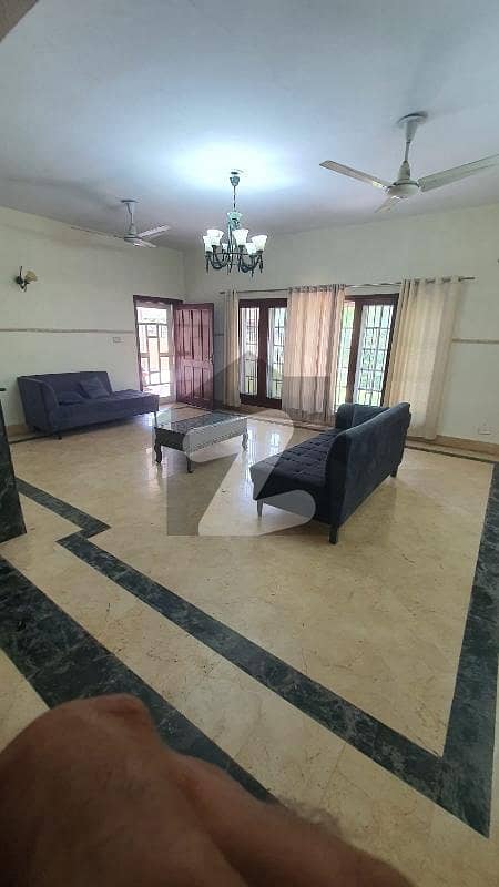 ایف ۔ 10/3 ایف ۔ 10,اسلام آباد میں 6 کمروں کا 1 کنال مکان 5.0 لاکھ میں کرایہ پر دستیاب ہے۔
