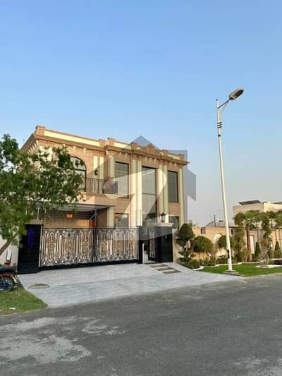 ڈی ایچ اے فیز 6 ڈیفنس (ڈی ایچ اے),لاہور میں 5 کمروں کا 2 کنال مکان 19.5 کروڑ میں برائے فروخت۔