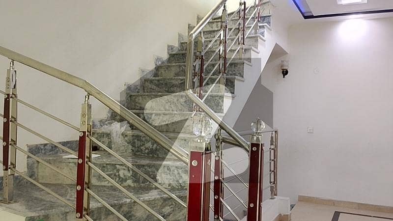 HOUSE FOR RENT DOUBLE STOREY