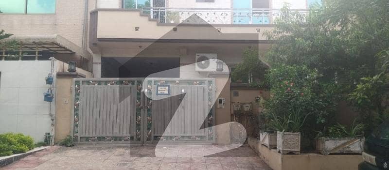 I-8 Upper Portion With 4 Bedroom Servant For Rent.