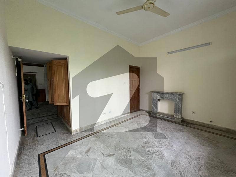 40*80 Upper Portion 3 Bedrooms Attached Bathrooms DD 40*80 Upper Portion 3 Bedrooms Attached Bathrooms DD