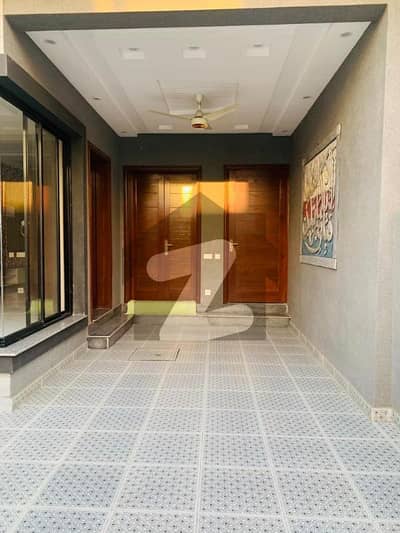 لیک سٹی رائیونڈ روڈ,لاہور میں 4 کمروں کا 5 مرلہ مکان 2.45 کروڑ میں برائے فروخت۔