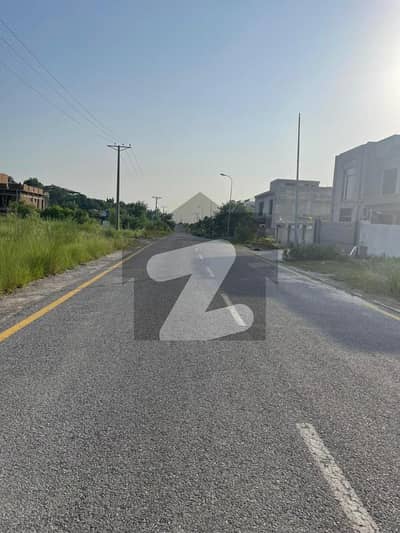 600 Sq. Yards Short Corner Plot for Sale in D-18 ECHS Prime Main Road Location