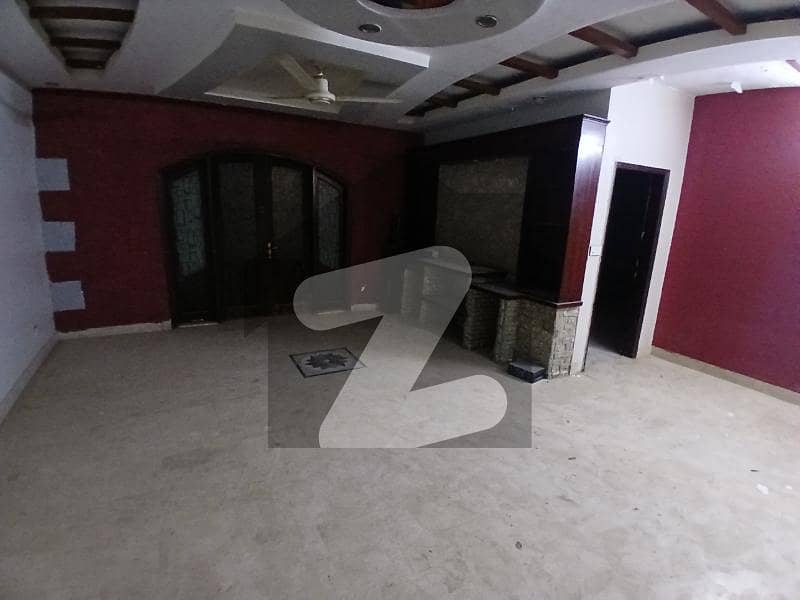 دھوراجی کالونی گلشنِ اقبال ٹاؤن,کراچی میں 6 کمروں کا 13 مرلہ فلیٹ 4.25 کروڑ میں برائے فروخت۔