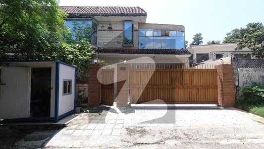 26 Marla Park Facing House For Sale
