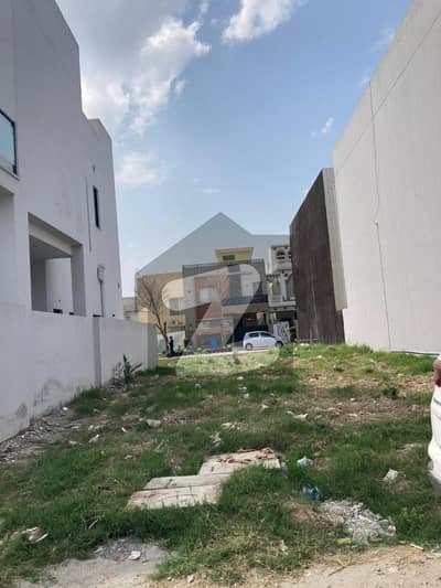 5 Marla Residential Plot for Sale A-1918, DHA Phase 9 Town, Lahore Location: A-1918, Direct Approach to Main Road Demand: 140 Lac (PKR 1.40 Crore)