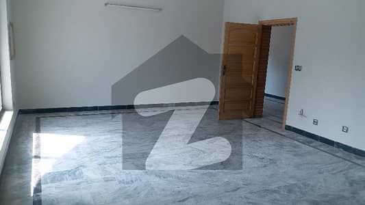 ڈیفینس آفیسر کالونی پشاور میں 4 کمروں کا 11 مرلہ مکان 6.0 کروڑ میں برائے فروخت۔